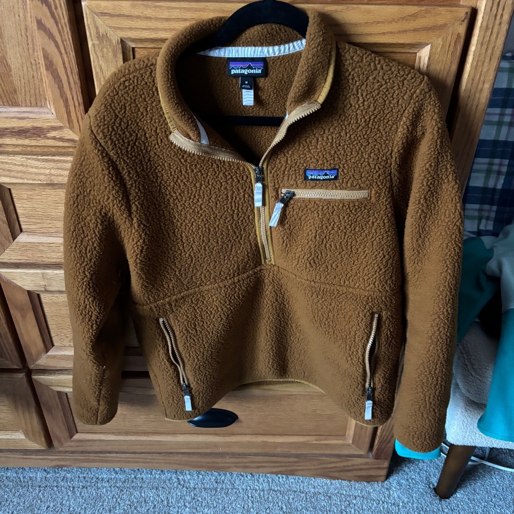 Patagonia quarter zip flee size M
